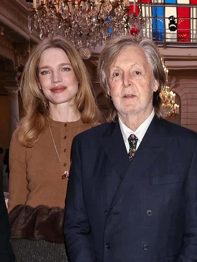 Наталья Водянова с мужем Антуаном Арно, Пол Маккартни и Анна Винтур посетили вручение ордена Почётного легиона Стелле Маккартни