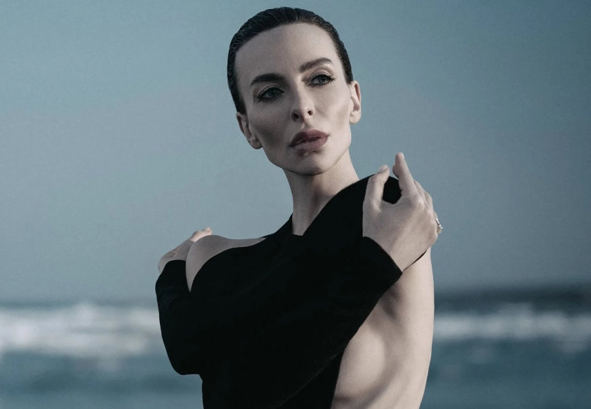 Екатерина Варнава снялась в платье с экстремальным вырезом на фоне подозрений в анорексии