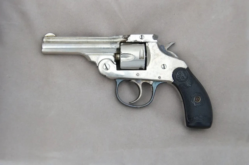 «Айвер Джонсон» — самый безопасный револьвер