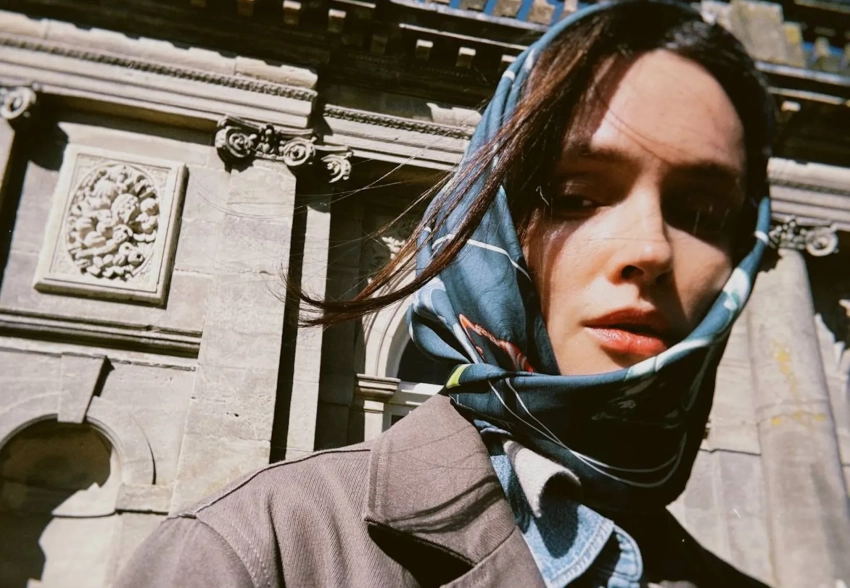 Музеи и кладбища: Паулина Андреева показала, как проводит время в Лондоне